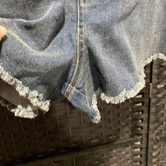 Wildcat womens short denim shorts chain slit sides stretch denim shorts - Picture 5 of 12